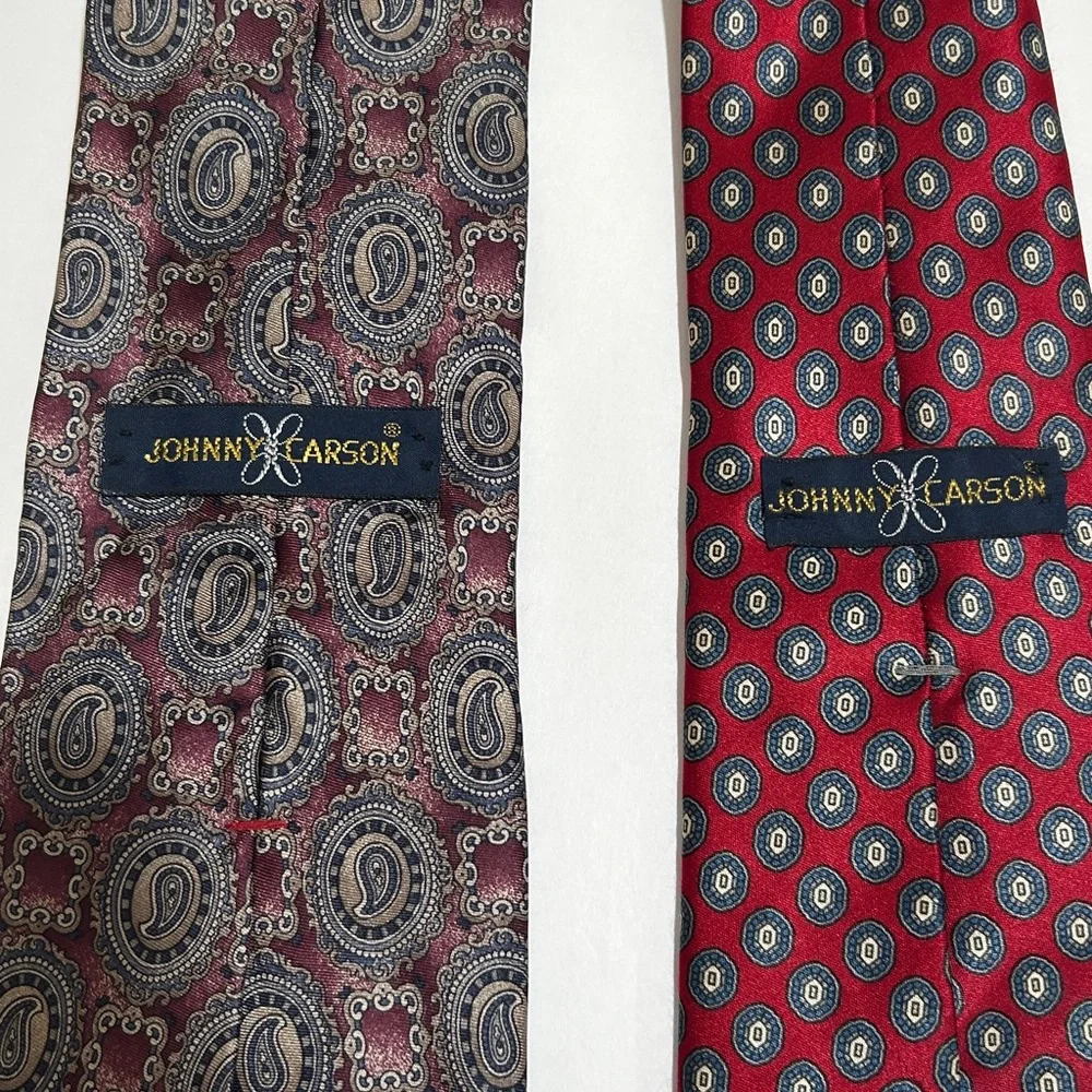 Johnny Carson vintage Elegant Paisley and Geometric Patterned Ties. Set of 2. - Picture 2 of 10